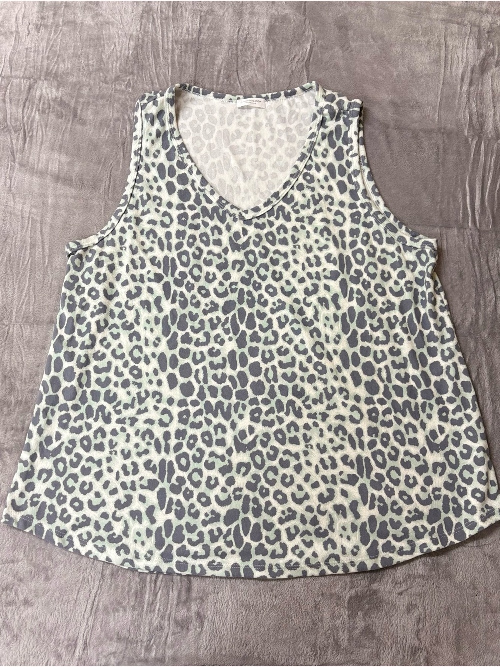 Chic Soul Gray Leopard Print V-Neck Tank